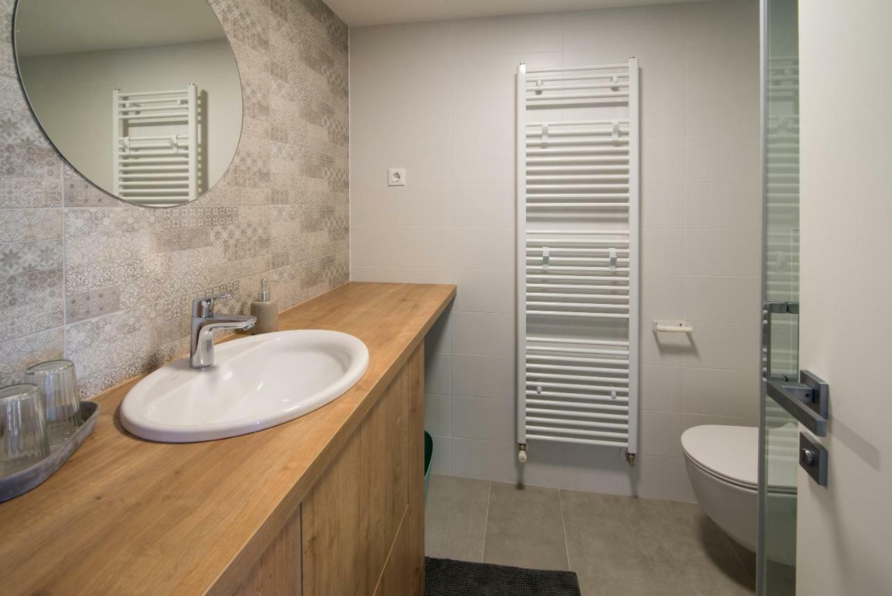 Franko & Ana Apartments クルク エクステリア 写真