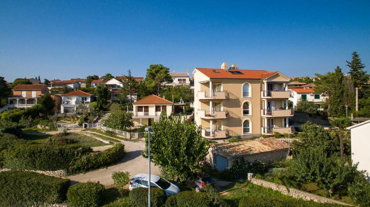 Franko & Ana Apartments クルク エクステリア 写真